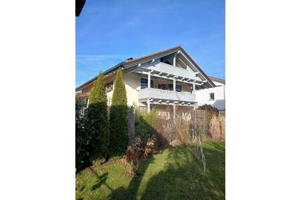 Helle und geräumige 4-Zimmer Maisonette-Wohnung mit 2 Balkonen - Raubling