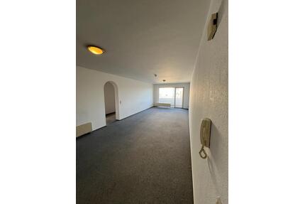 Großzügige 4-Zimmer-Wohnung mit Balkon, Einbauküche & Stellplatz - Landstuhl
