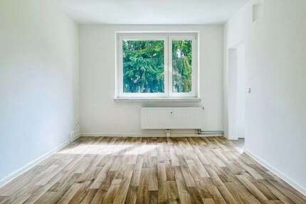 Wohnung zum Mieten in Freital 182,12 € 25.12 m²
