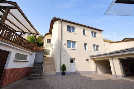 Modernisiertes Zweiparteienhaus in Kirschhausen, eine Wohneinheit frei werdend. - Heppenheim (Bergstraße)