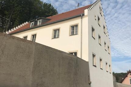 Charmante 2-Zimmer-Wohnung mit 90 m² in Wörth an der Donau
