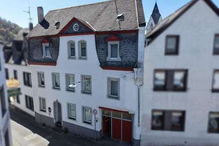Haus zum Kaufen in Winningen 335.000,00 € 235 m²