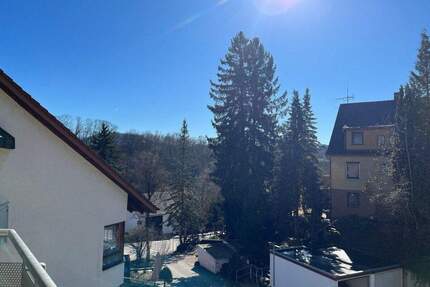 Attraktive 2-Zi.-Wohnung mit Balkon und Gragen-Stellplatz in ruhiger Wohnlage in Leonberg-Höfingen
