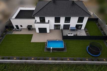 Haus zum Kaufen in Hornbach 900.000,00 € 330 m²