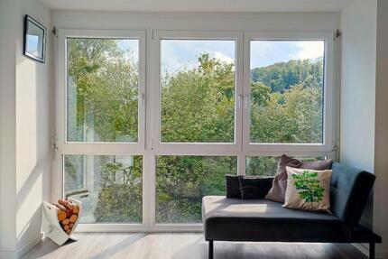 Stilvolle 2,5-Zi.-Designwohnung mit Wintergarten, voll möbliert, TG-Stellplatz & Blick ins Grüne - Plochingen