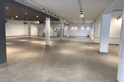 Produktionsfläche, Bürofläche, Outlet-Center - Schwarzach am Main Stadtschwarzach
