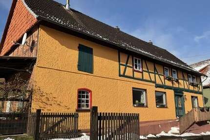 Haus zum Kaufen in Dassel 110.000,00 € 145 m²
