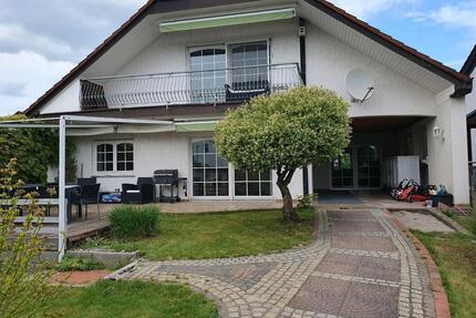 Ein- bis (Zwei)-familienhaus mit Doppelgarage, großem Garten - Alsbach-Hähnlein