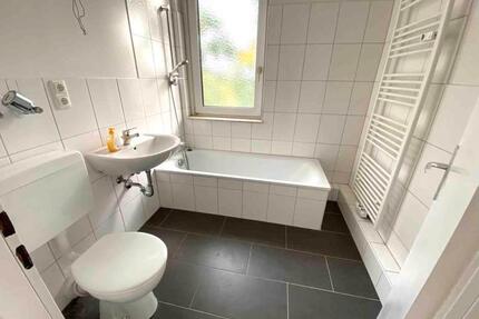 Ratingen: 3-Zimmer-Wohnung mit Aufzug, modernem Tageslichtbad und Balkon