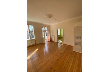 Schöne, helle 2-Zimmer Altbauwohnung mit Balkon - Berlin Treptow-Köpenick