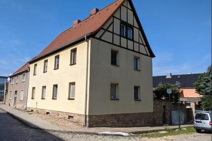Handwerkertraum mit Platz für Werkstatt, Fuhrpark, Wohnen - Artern