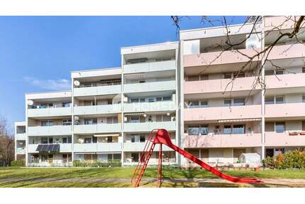 Großzügiges Familiennest mit tollem Weitblick - Dachgeschosswohnung mit beeindruckender Loggia - Würzburg Lengfeld