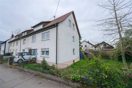 Reihenhaus mit großem Grundstück und viel Potenzial in Vöhringen