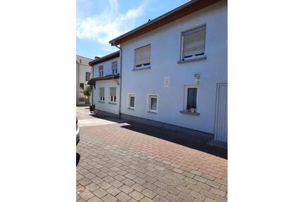 Einfamilienhaus mit Garage und Scheune - Großheubach