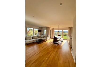 4-Zimmer Erdgeschosswohnung mit Terrasse und Garage in Idstein