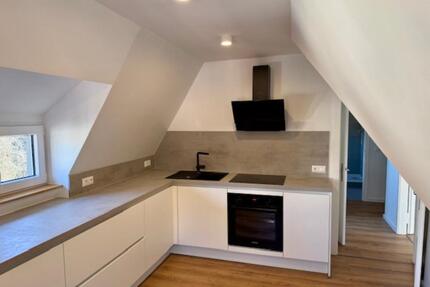 Erstbezug: Moderne 2-Zimmer-Dachwohnung in Wiesbadens top Lage