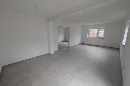 Familientraum auf 150 m² – Erstbezug mit 4 Schlafzimmern & Garten - Jesenwang
