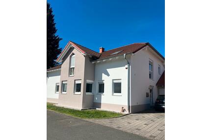 Haus vermieten - 2.850,00&nbsp;EUR Kaltmiete, ca.&nbsp; 290,00&nbsp;m&sup2; in Landstuhl (PLZ: 66849)