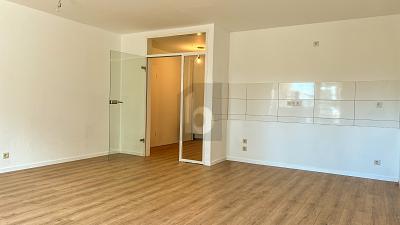 FRISCH RENOVIERTE 2-ZI-ETW MIT TERRASSE, HILDEN