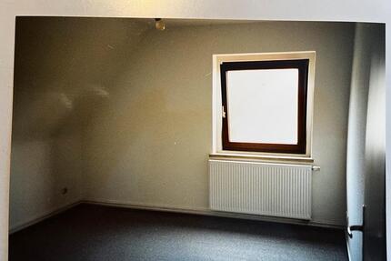 Vermietete 2,5 Zimmer 48 m² Dachgeschoss Wohnung Provisionsfrei - Pinneberg