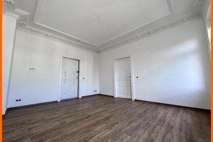 Schicke 2 Raum-Wohnung mit Stuck und Aufzug in Gera Untermhaus!