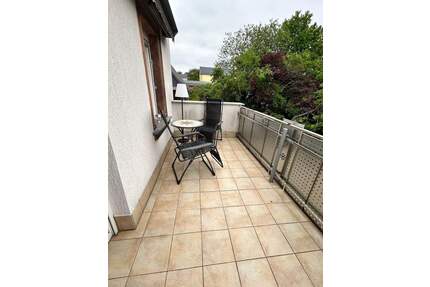 NEU RENOVIERTE WOHNUNG SUCHT NETTEN MIETER!!! - Königshain-Wiederau