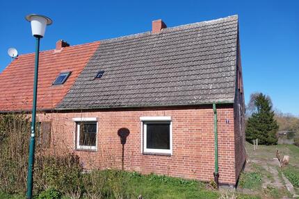 Doppelhaushälfte in Kröpelin - 110.000,00&nbsp;EUR Kaufpreis, ca.&nbsp; 100,00&nbsp;m&sup2; in Kröpelin (PLZ: 18236)