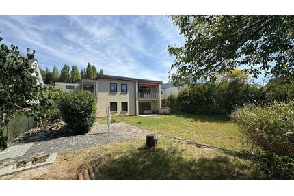 Einfamilienhaus mit viel Potenzial in bester Lage von Bensheim-Auerbach!