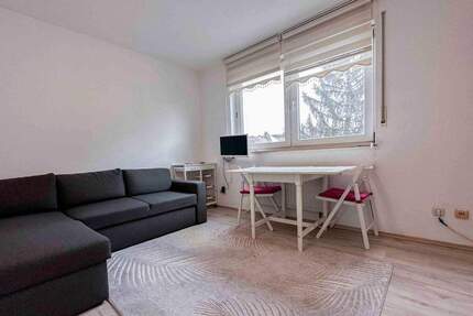 Jetzt zugreifen: Gepflegte 1-Zimmerwohnung mit Parkplatz und guter Anbindung - Nürnberg Schweinau