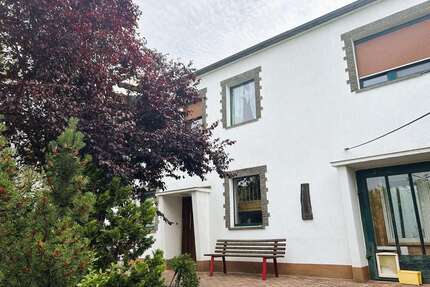 Haus zum Kaufen in Petersberg 265.000,00 € 140 m²