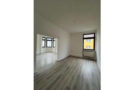 **5-Zimmer Altbauwohnung in Wuppertal Oberbarmen – WG geeignet**