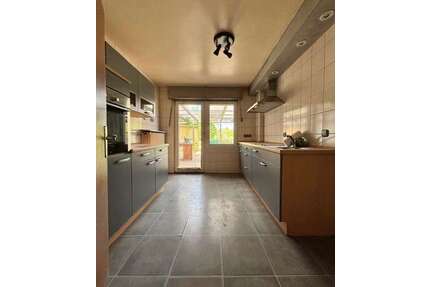 Haus zum Kaufen in Rommerskrichen Ramrath 198.000,00 € 121 m²