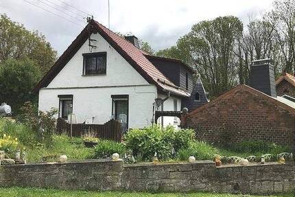 Einfamilienhaus mit großem Garten in Dederstedt - Seegebiet Mansfelder Land