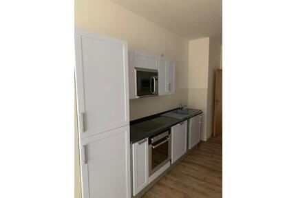 Großzügige 3-Zimmer mit Laminat, EBK und Wannenbad in guter Lage - Chemnitz Rabenstein