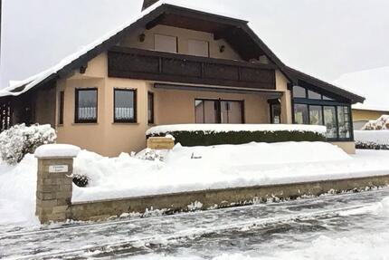 3 Zimmer Dachgeschosswohnung möbliert 84 pm - Ebensfeld