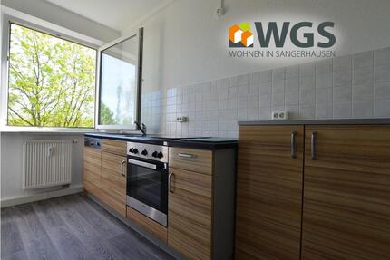 frisch renovierte 3-Raum-Wohnung mit Einbauküche, Badewanne und Balkon - Bezug ab sofort möglich! - Sangerhausen