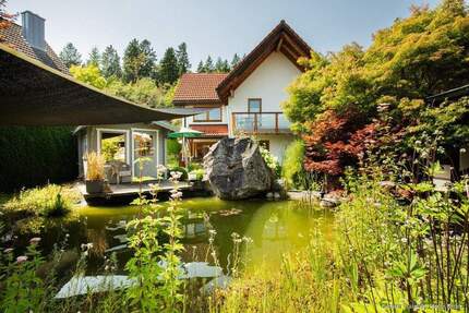 Wohnen wie im Urlaub - Erholung Pur mit Naturteich, Sauna & Wintergarten in Schluchsee