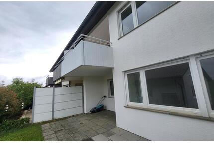 Großzügiges Reihenmittelhaus mit Balkon, Terrasse, kleinem Garten und Garage in Neckarwestheim!