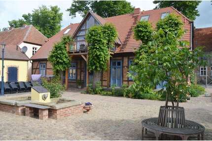 Haus zum Kaufen in LenzenElbe 995.000,00 € 546 m² - Lenzen/Elbe