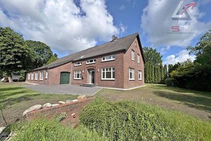 Frisch renoviertes Bauernhaus! - 1.190,00&nbsp;EUR Kaltmiete, ca.&nbsp; 180,00&nbsp;m&sup2;&nbsp;Wohnfl&auml;che in Schwerinsdorf (PLZ: 26835)