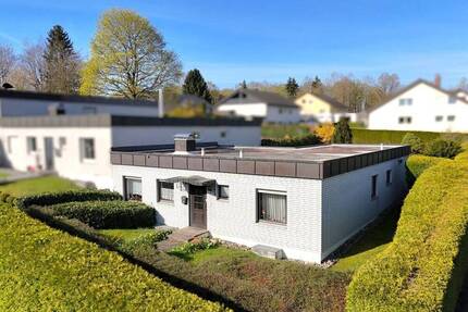 70er Jahre Bungalow mit Garten: Wohnen auf einer Ebene in Rottweil