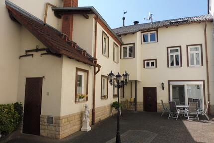 Am Fuße des Stadttors - 249.000,00&nbsp;EUR Kaufpreis, ca.&nbsp; 248,00&nbsp;m&sup2; in Tann (Rhön) (PLZ: 36142)