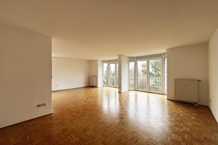 Lichtdurchflutete 3-Zimmer-Wohnung in Bestlage von Bayreuth – mit TG-Stellplatz & neuer Einbauküche