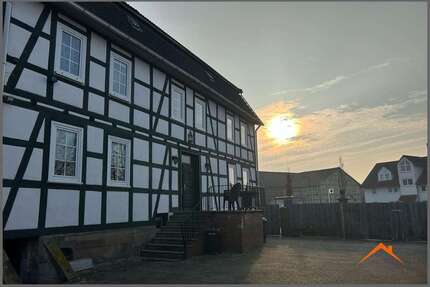 Haus zum Kaufen in Wabern 235.000,00 € 244 m²