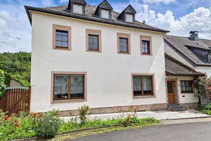 Haus zum Kaufen in Üxheim 220.000,00 € 160 m²