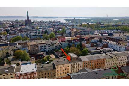 Haus zum Kaufen in Schwerin 295.000,00 € 428 m²