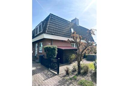 Ruhig gelegenes Reihenendhaus mit Grünanlage in Parknähe - Bremerhaven Lehe