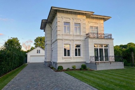 Stadtvilla zu Kauf - 1.250.000,00&nbsp;EUR Kaufpreis, ca.&nbsp; 550,00&nbsp;m&sup2;&nbsp;Wohnfl&auml;che in Stade (PLZ: 21680)