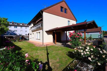 Einfamilienhaus mit Einliegerwohnung in bevorzugter Wohnlage in Breisach - Breisach am Rhein