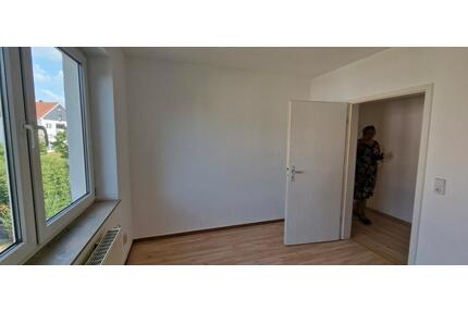 LEUNA DREI ZIMMERWOHNUNG - 110.000,00&nbsp;EUR Kaufpreis, ca.&nbsp; 70,00&nbsp;m&sup2; in Leuna (PLZ: 06237)